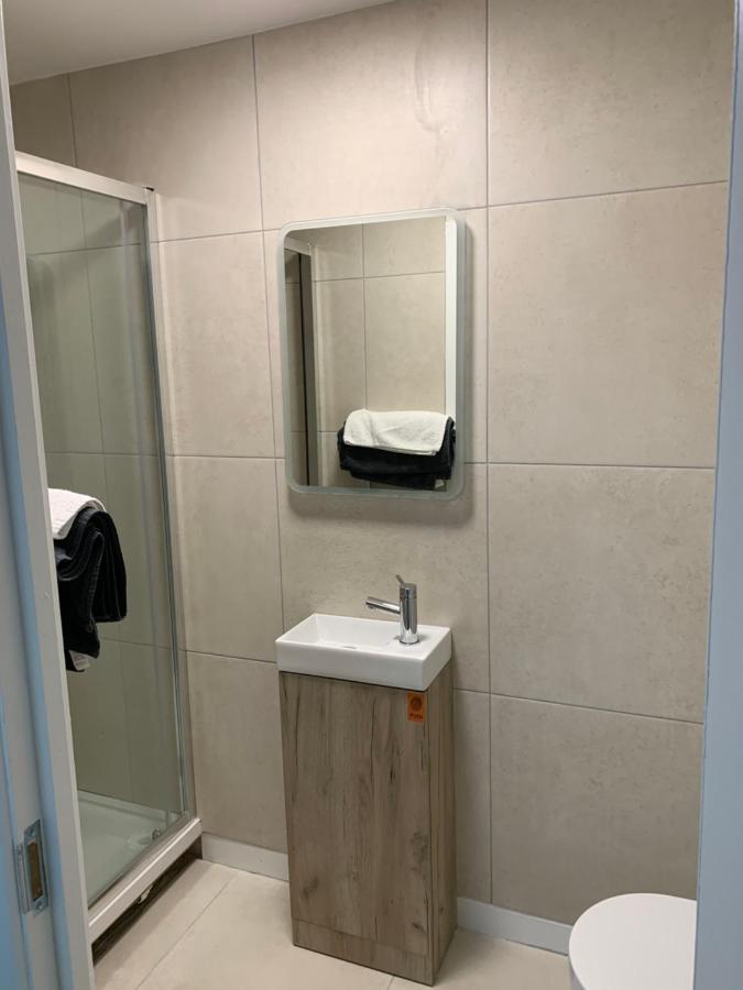 Plaza Suite 61 B Bangor  Exteriör bild